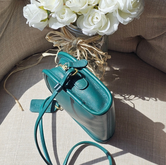 Vintage Coach Abbie Zip Crossbody Shoulder Bag Purse # 9017  ( Jade ) - Picture 4 of 14